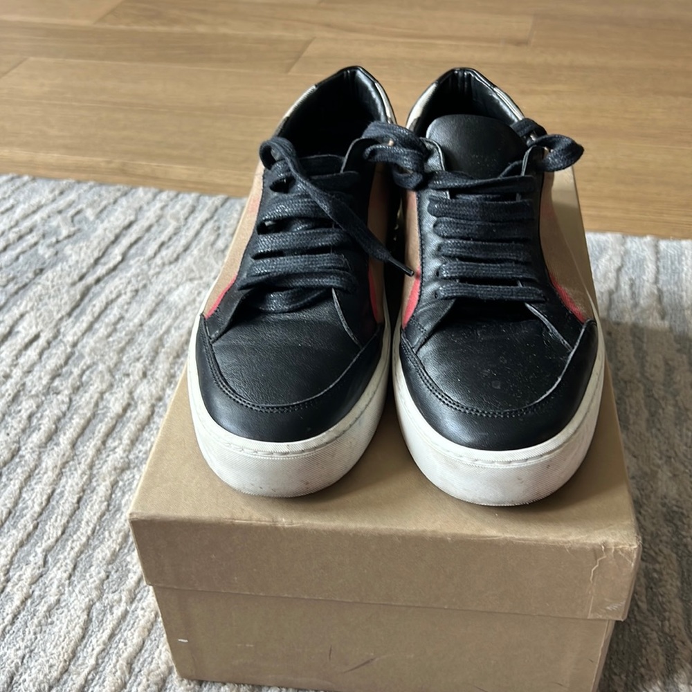 Burberry Salmond Sneakers